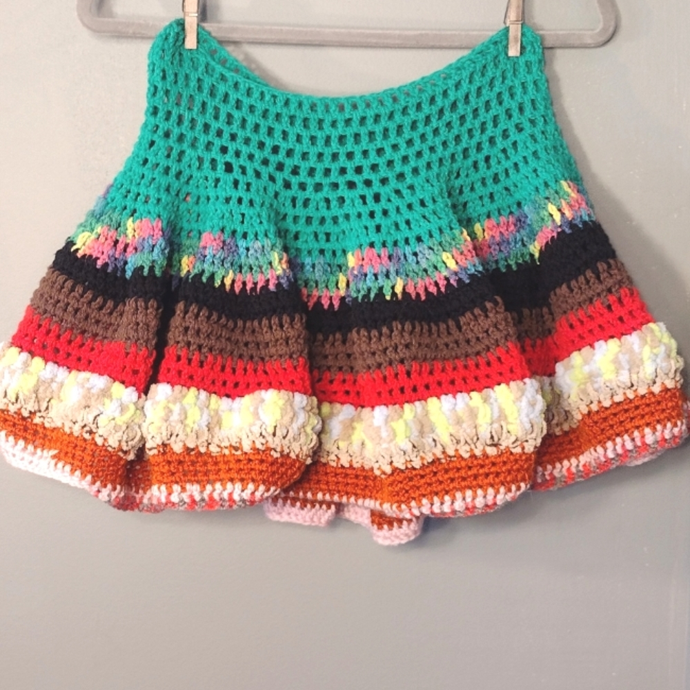Hand knit mini skirt